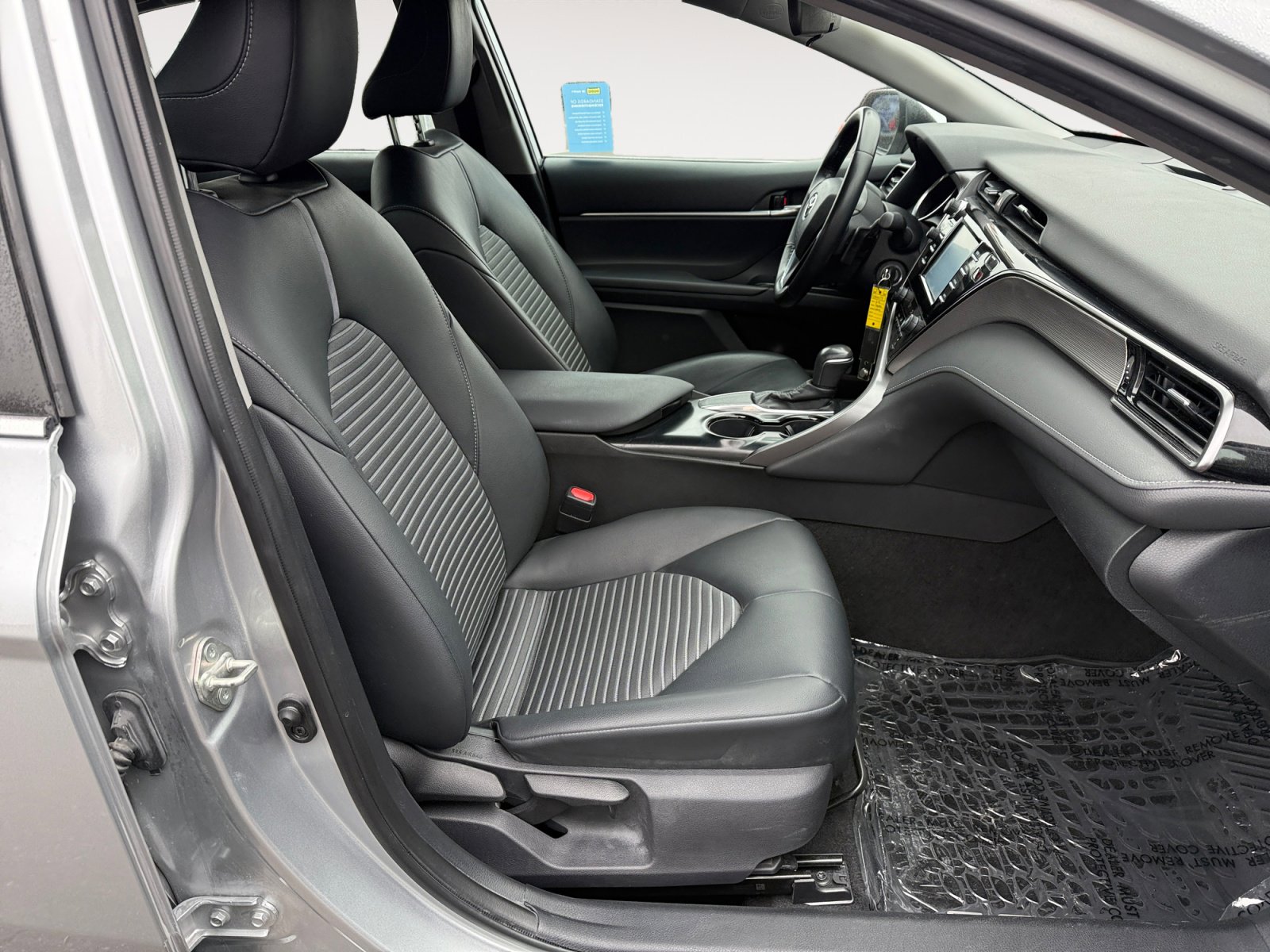 Used 2019 Toyota Camry SE image 19