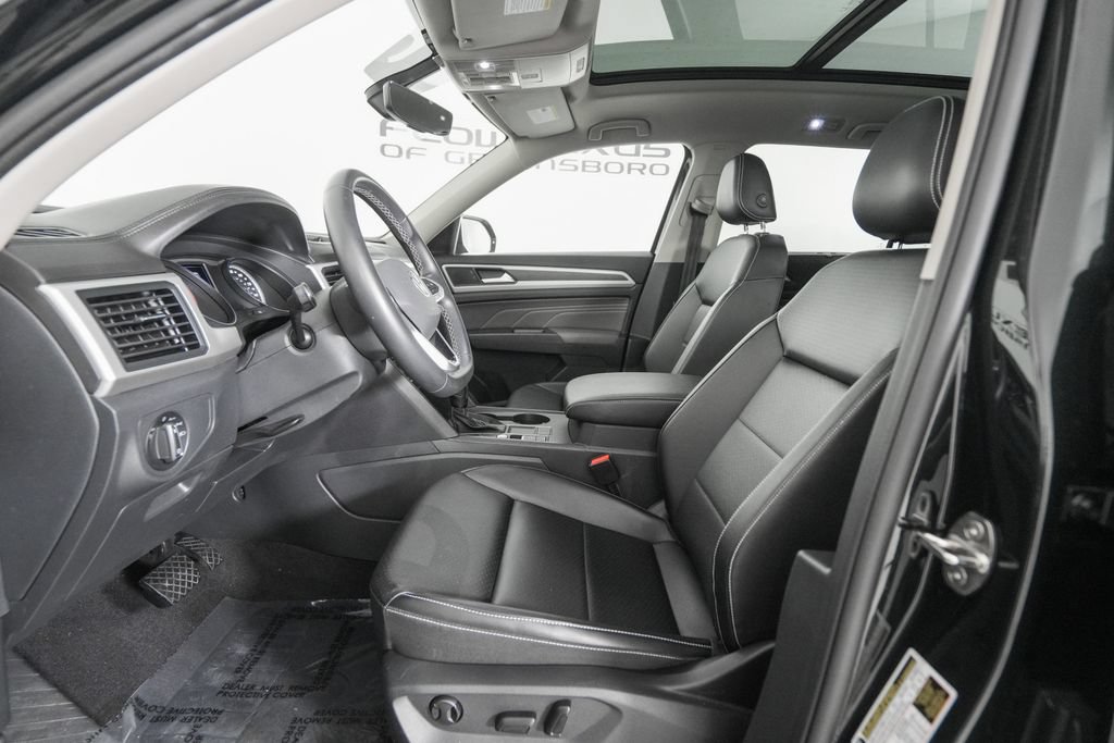 Used 2021 Volkswagen Atlas SE w/ Panoramic Sunroof Package FWD image 9