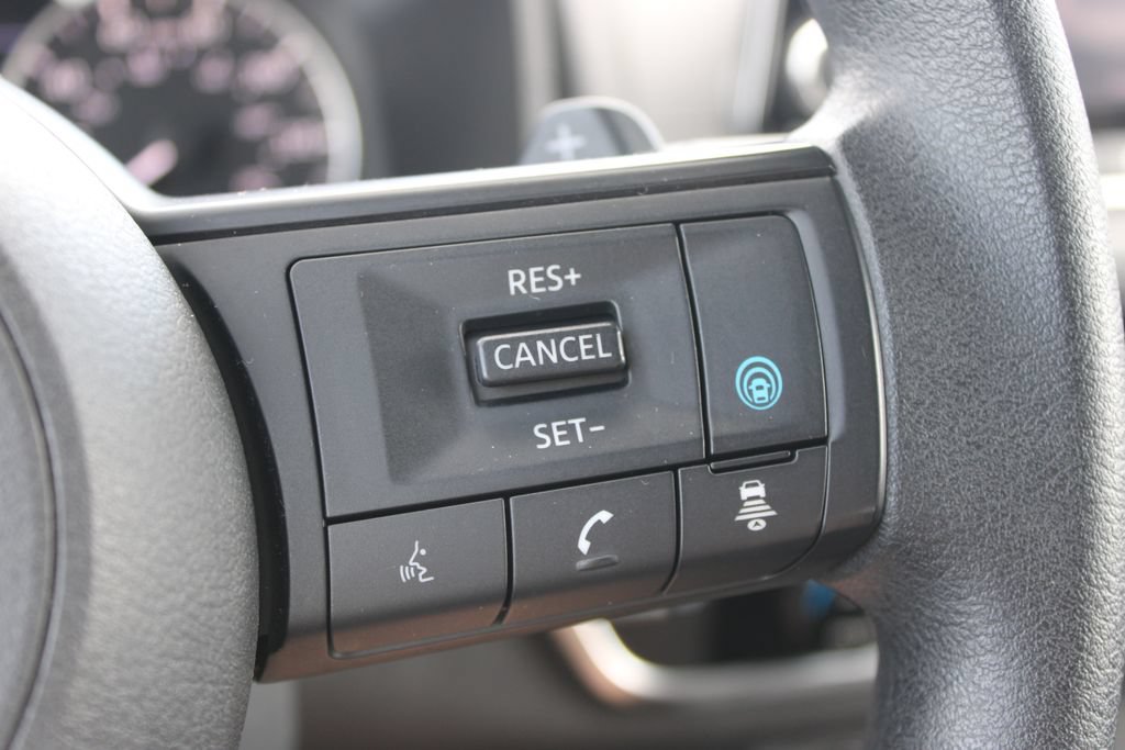 Used 2024 Nissan Rogue SV AWD/4WD image 36