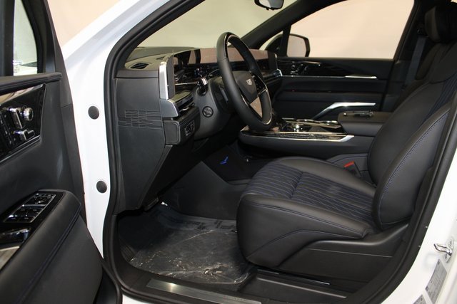 New 2025 Cadillac Escalade IQ Sport 1 w/ LPO, ONYX Package image 4
