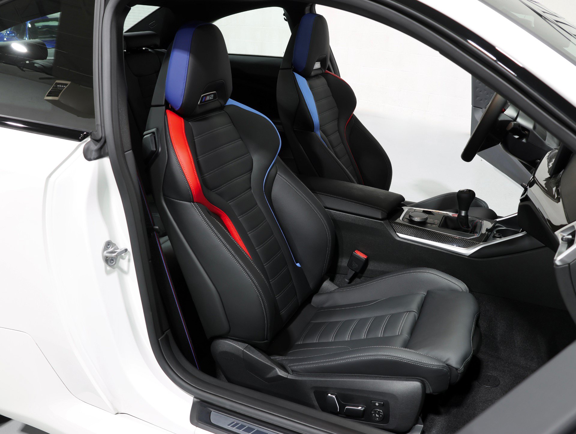Used 2026 BMW M2 w/ Lighting Package RWD image 4