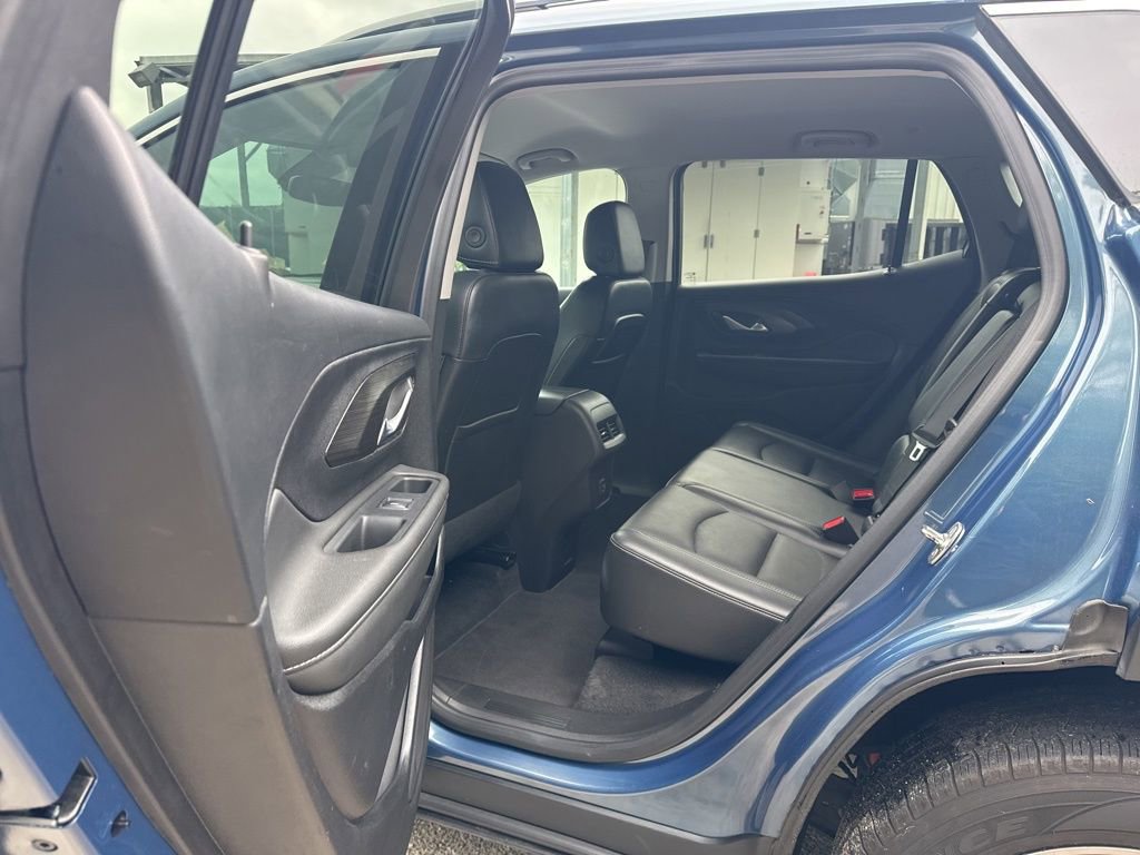 Used 2024 GMC Terrain SLT AWD/4WD image 15