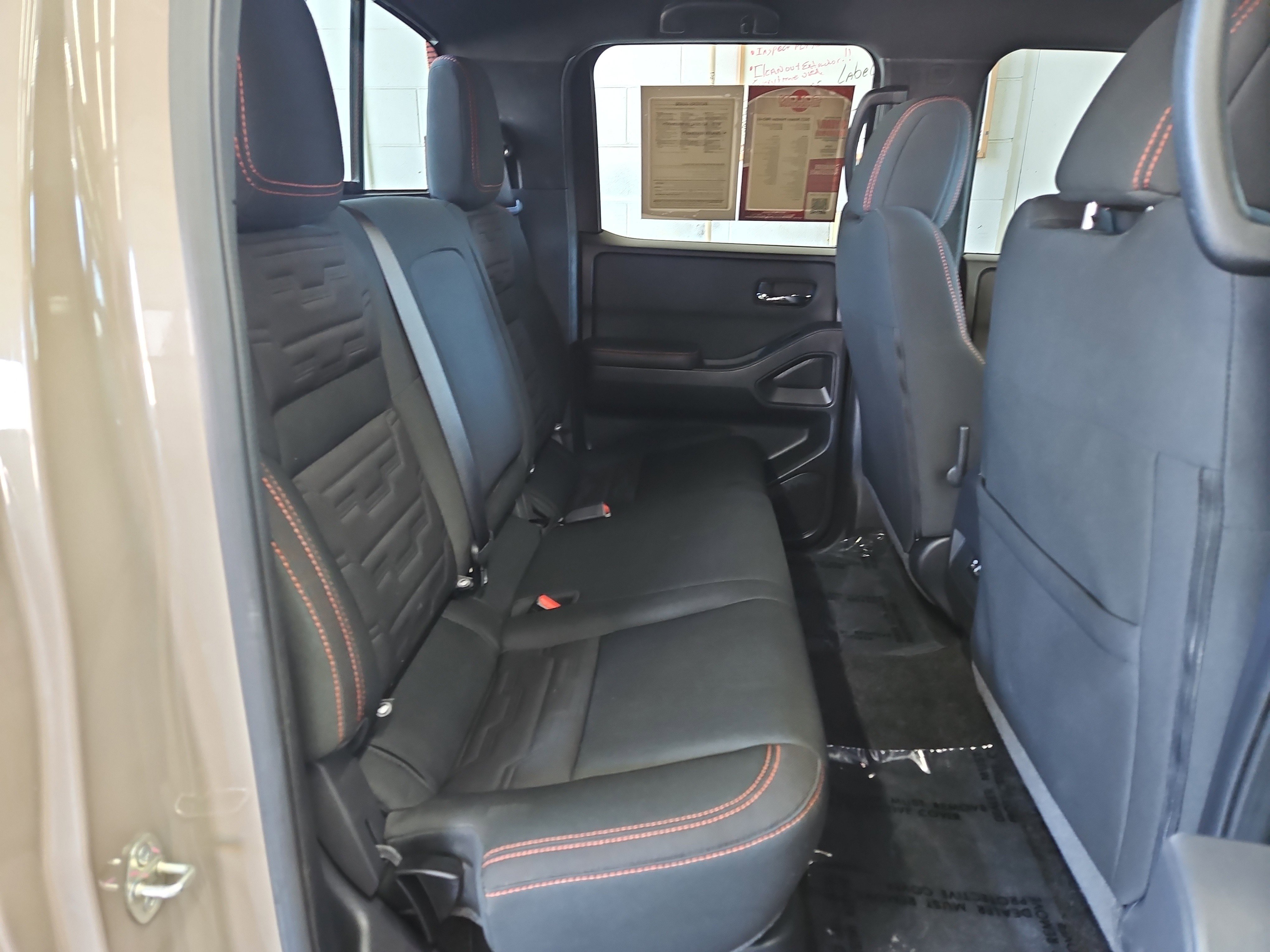 Used 2023 Nissan Frontier PRO-4X w/ Tow Package AWD/4WD image 10