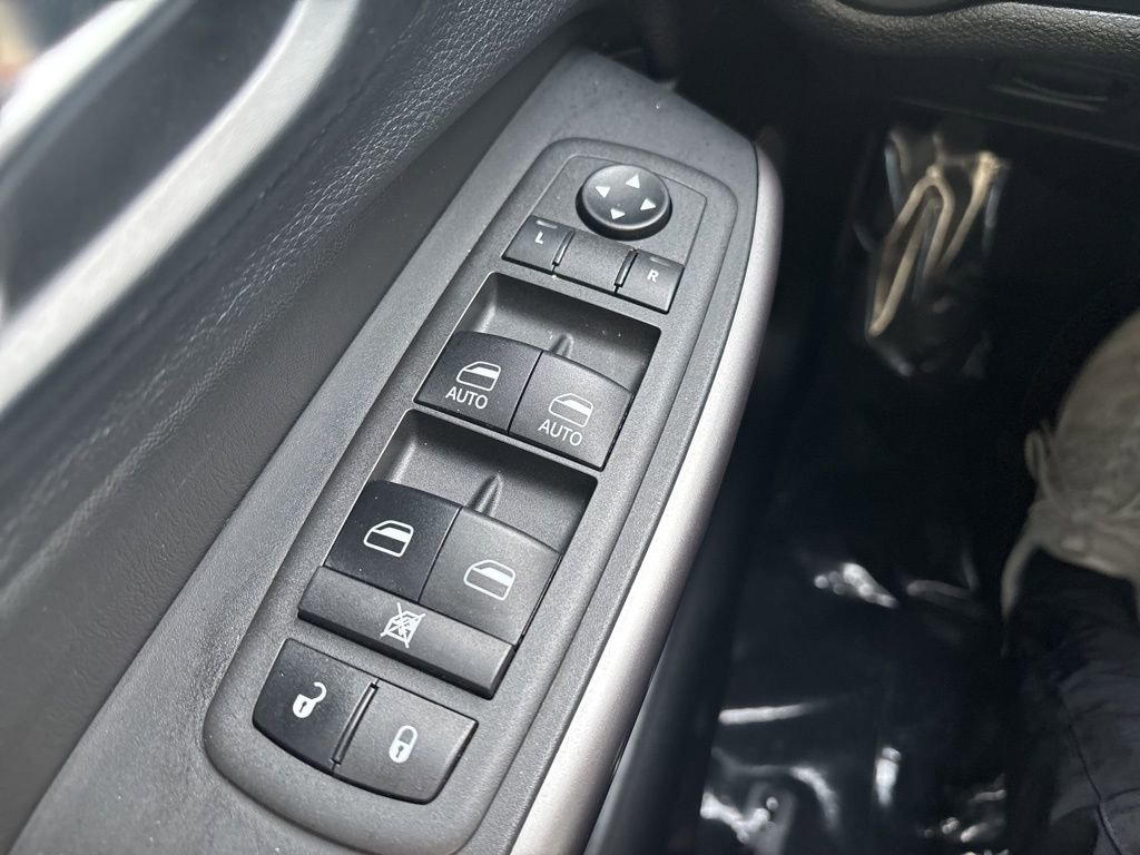 Used 2022 Jeep Cherokee Limited w/ Sun & Sound Group image 18