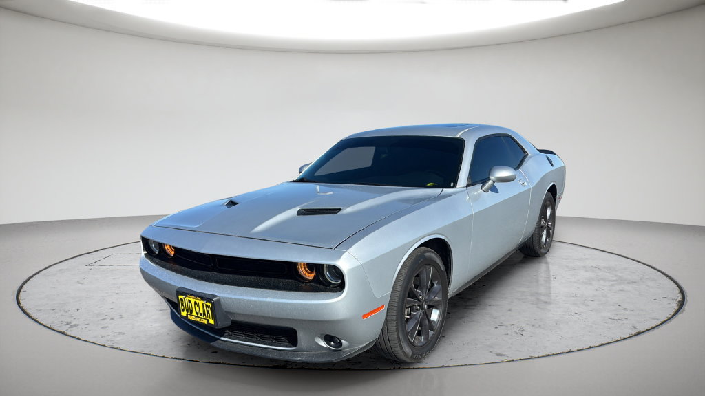 Used 2020 Dodge Challenger SXT w/ Driver Convenience Group AWD/4WD image 28