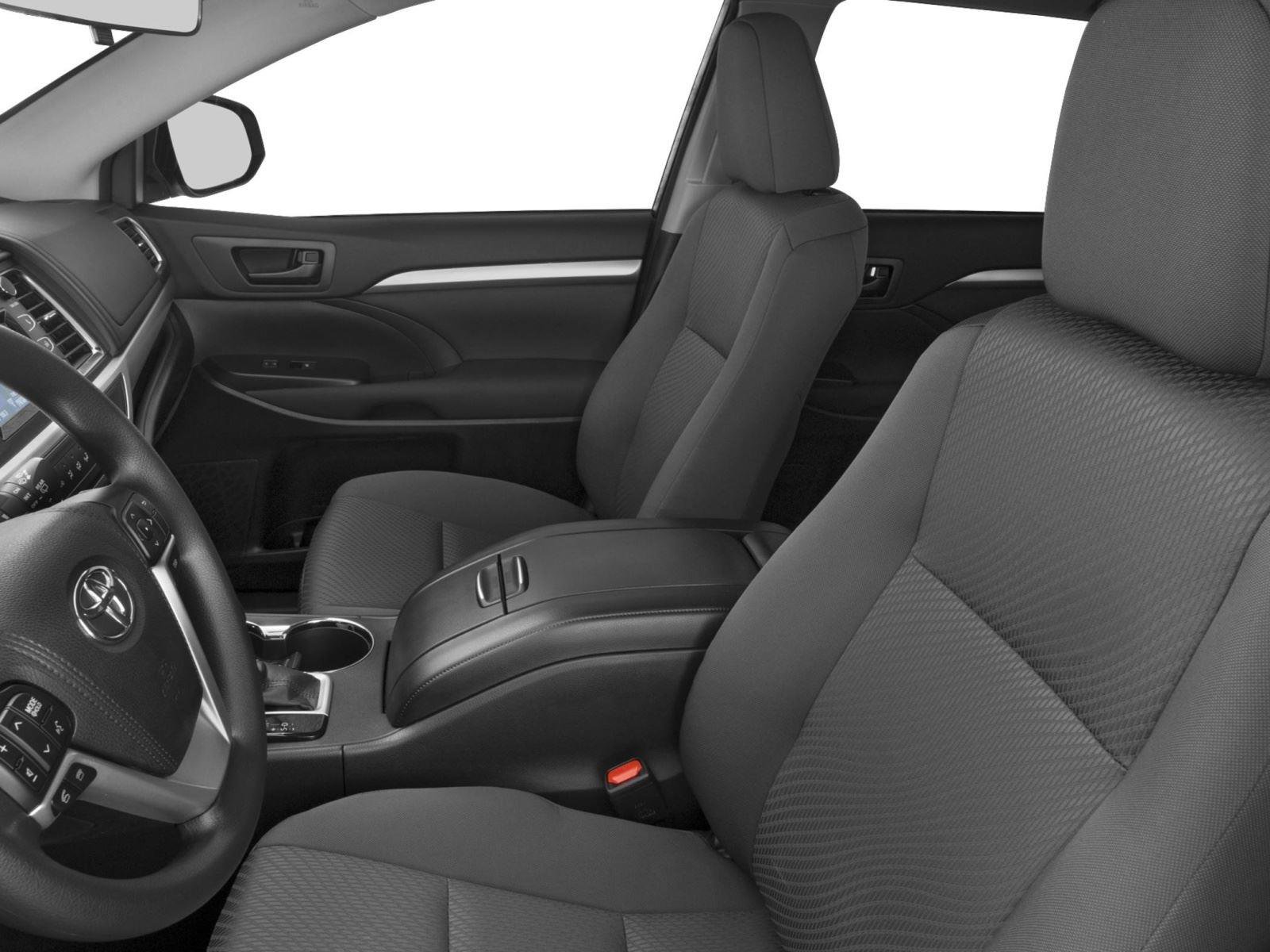 Used 2016 Toyota Highlander LE FWD image 6