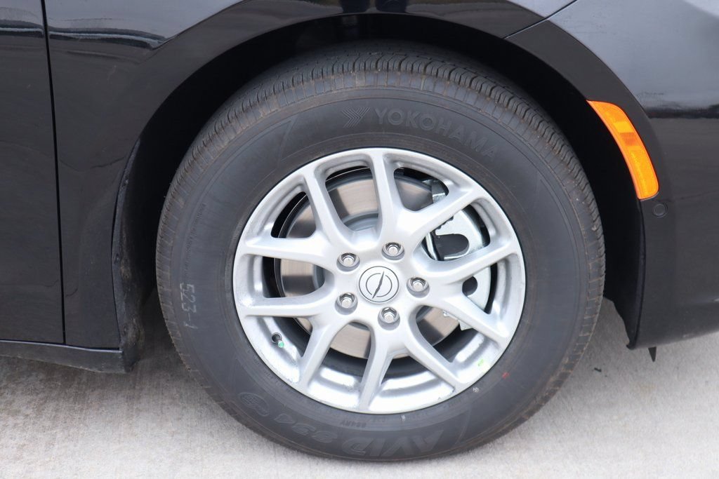 New 2026 Chrysler Pacifica Select FWD image 18