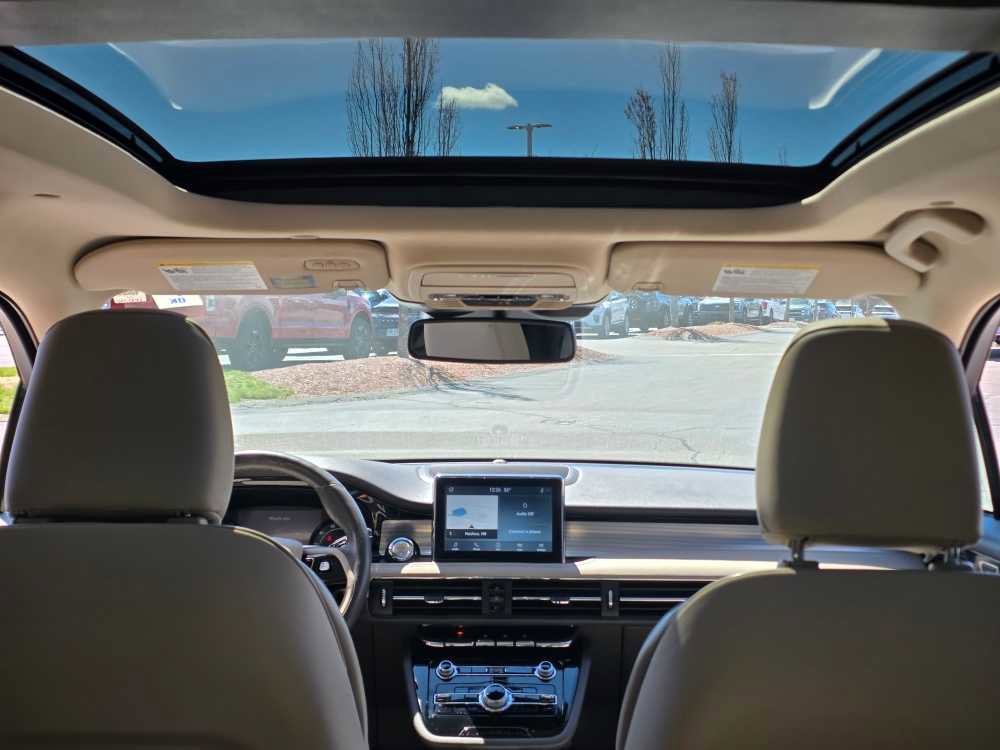 Used 2022 Lincoln Corsair AWD w/ Premium Package image 10