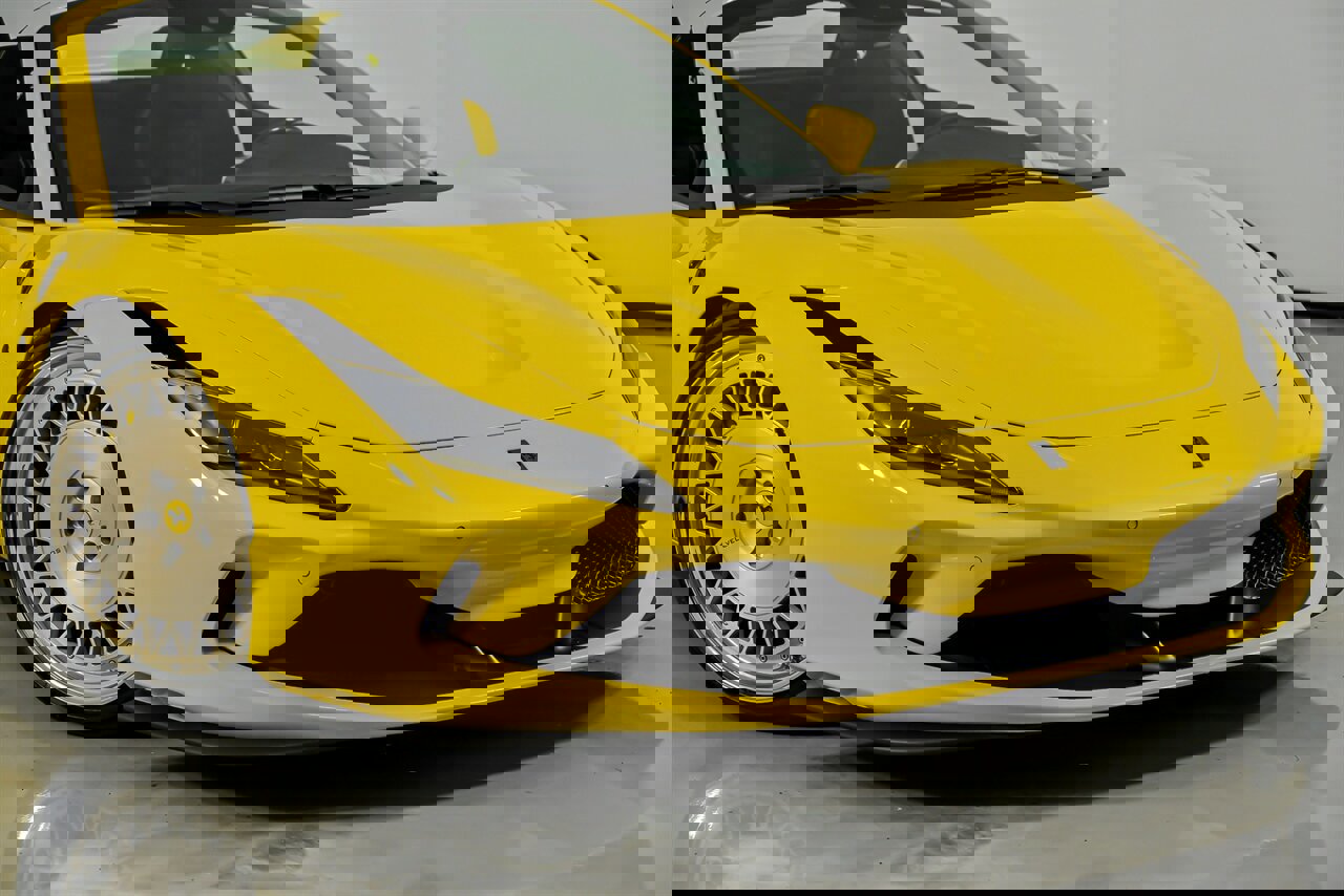 Used 2021 Ferrari F8 Tributo image 3