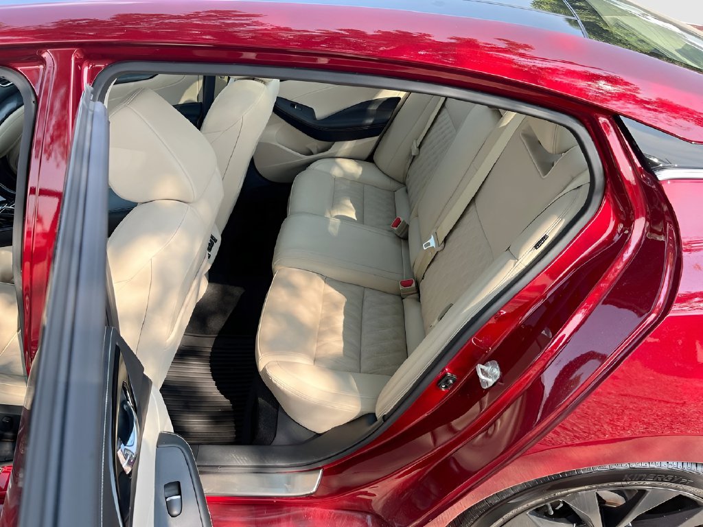 Used 2023 Nissan Maxima Platinum w/ Sport Mat Group FWD image 25
