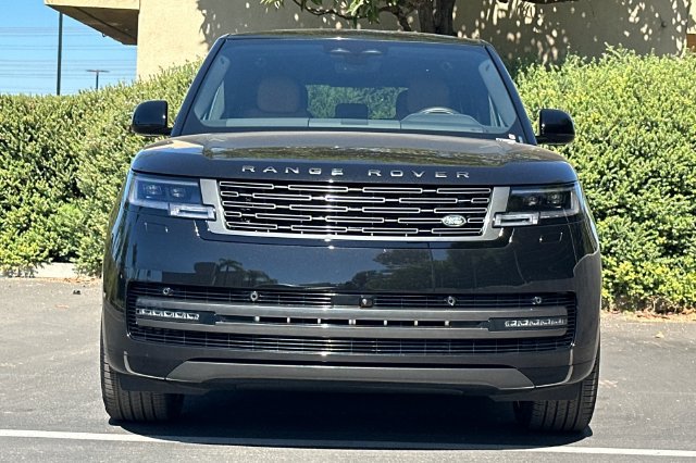 Certified 2026 Land Rover Range Rover Long Wheelbase SE AWD/4WD image 8