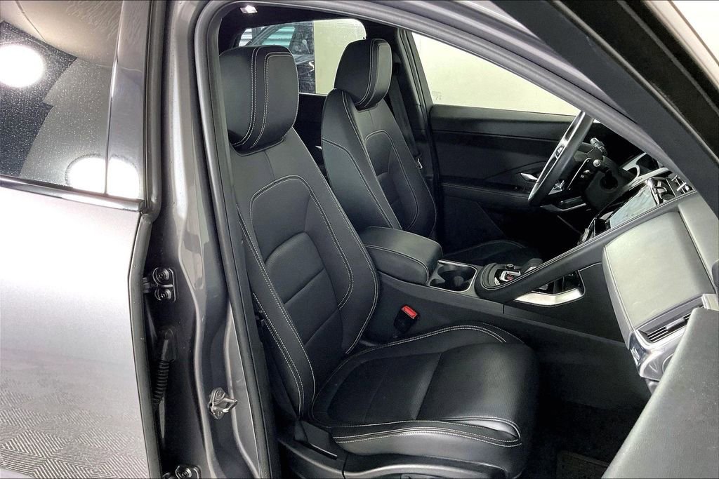 Used 2024 Jaguar E-PACE R-Dynamic SE image 6