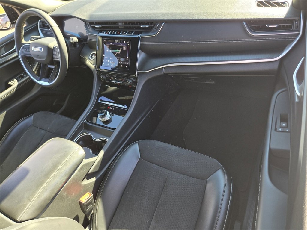 Used 2024 Jeep Grand Cherokee L Laredo image 22