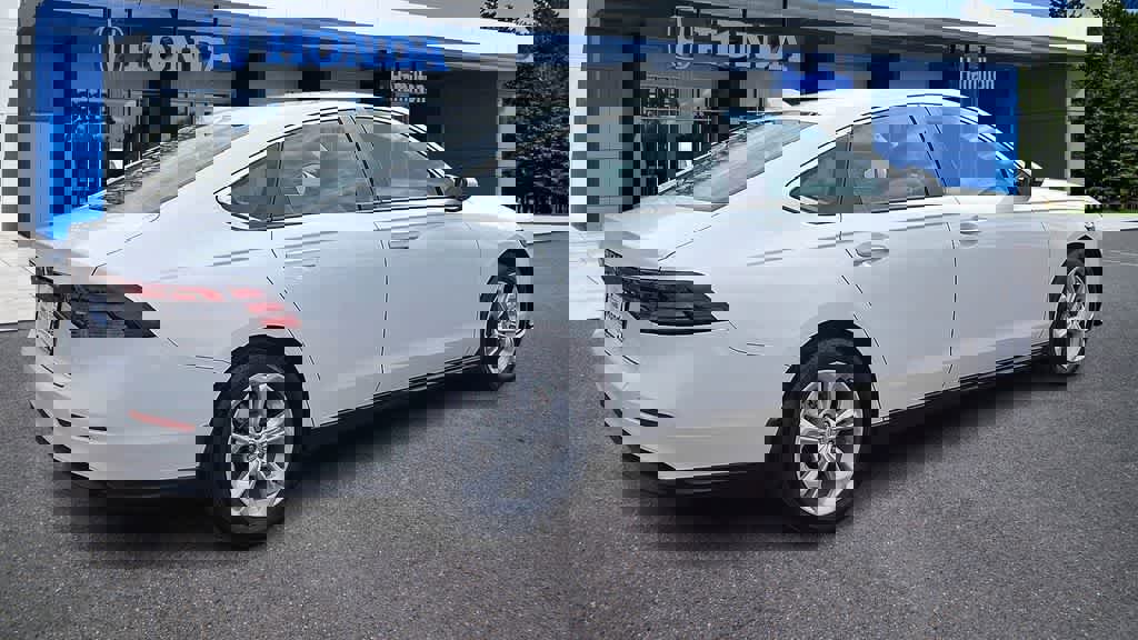 Certified 2023 Honda Accord LX image 8