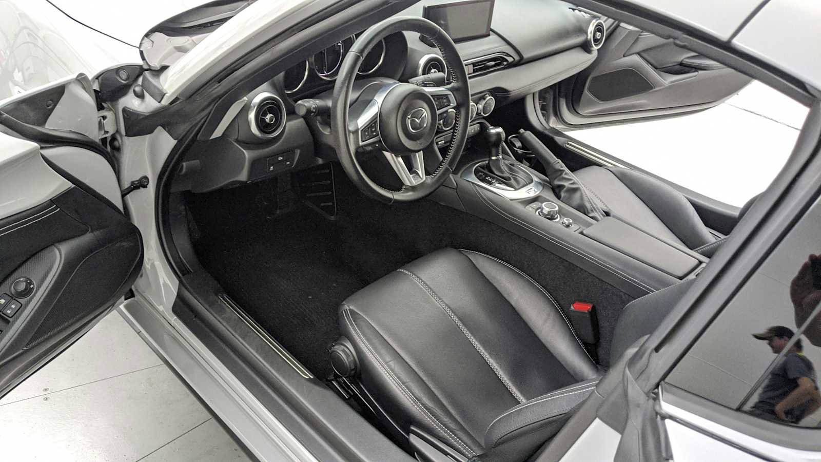 Used 2024 MAZDA MX-5 Miata RF Grand Touring RWD image 13