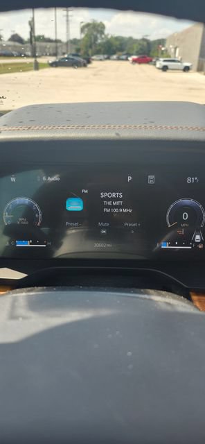 Used 2023 Jeep Grand Cherokee Summit AWD/4WD image 12