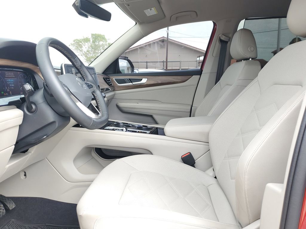 Used 2024 Volkswagen Atlas SE image 17