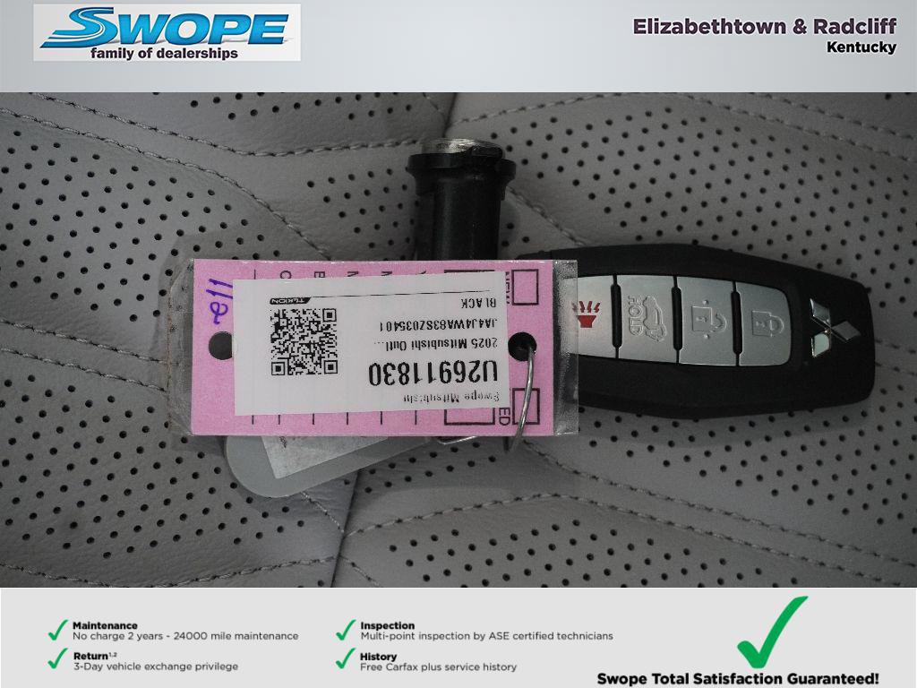 Used 2025 Mitsubishi Outlander AWD image 31
