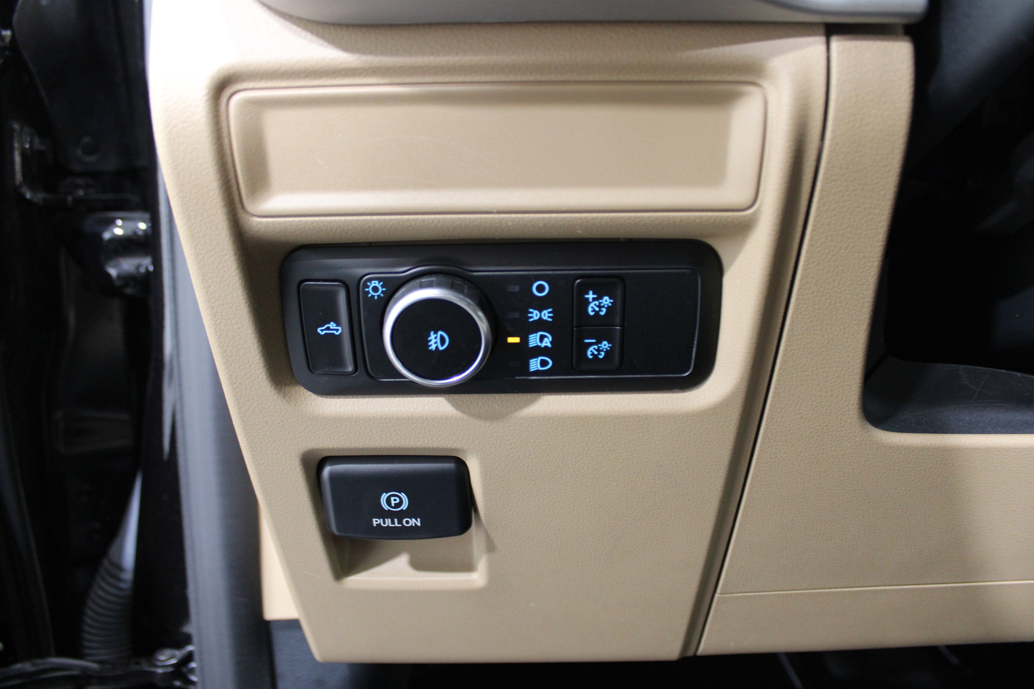 Used 2023 Ford F150 XLT image 8