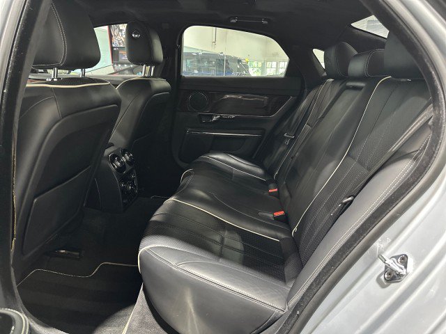 Used 2011 Jaguar XJ RWD image 43