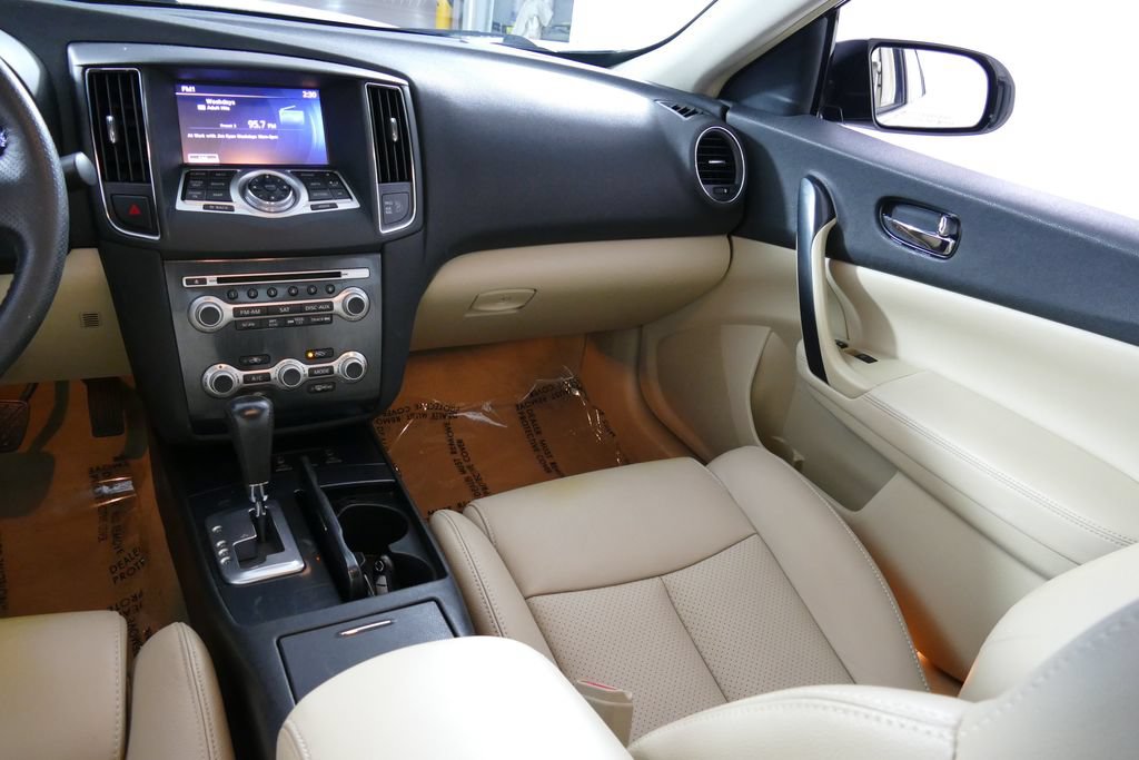 Used 2014 Nissan Maxima 3.5 SV w/ Technology Package FWD image 14