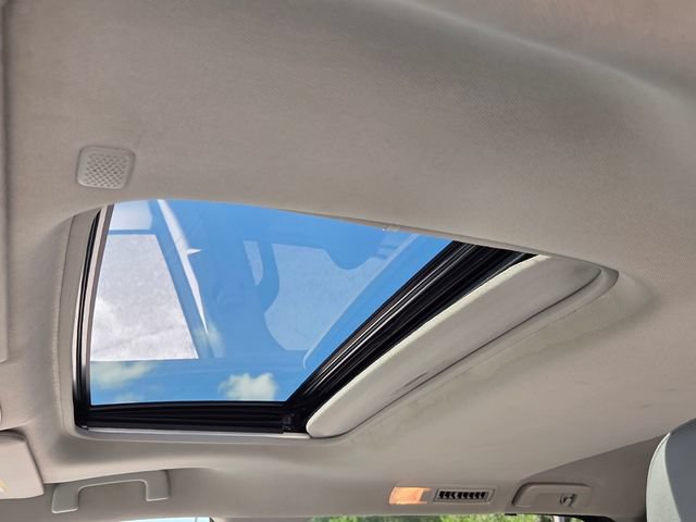 Used 2023 Toyota Sienna XLE FWD image 12