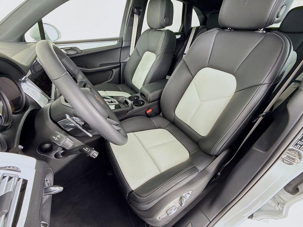 New 2026 Porsche Macan GTS image 5