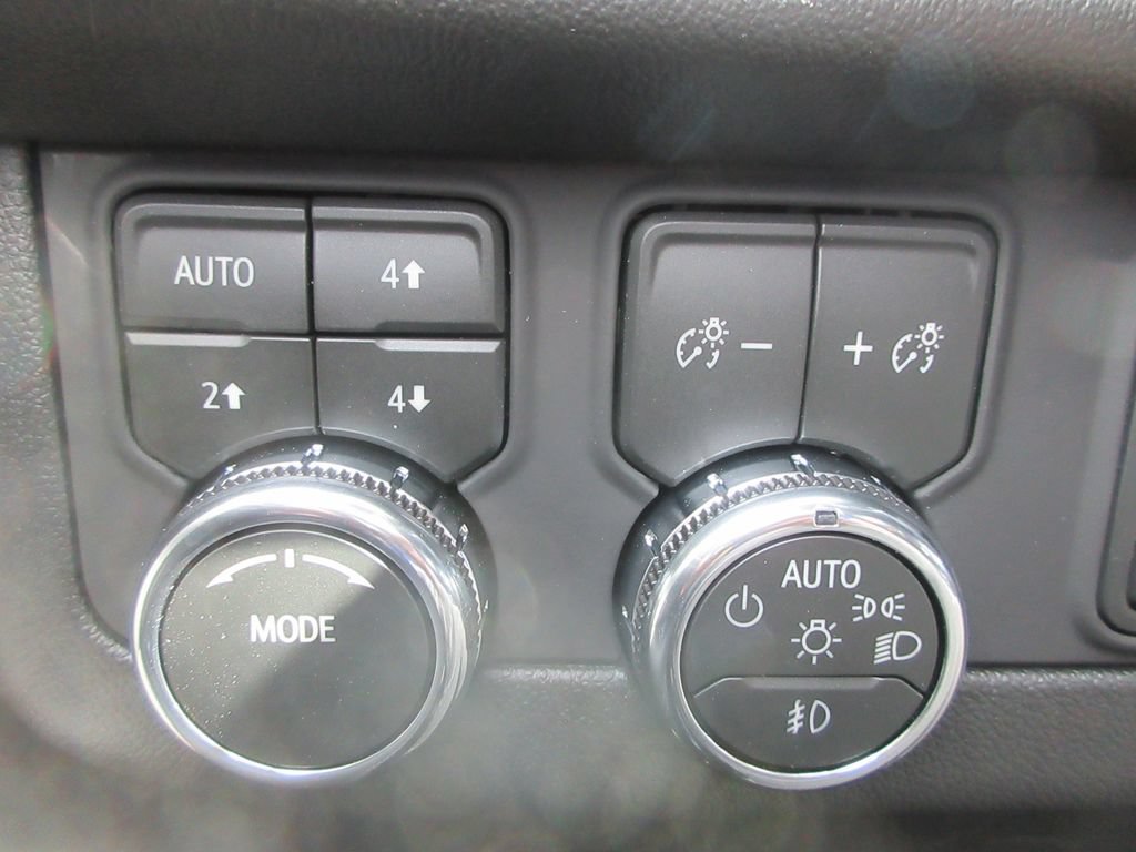 New 2026 GMC Yukon XL Elevation w/ Elevation Premium Package AWD/4WD image 18