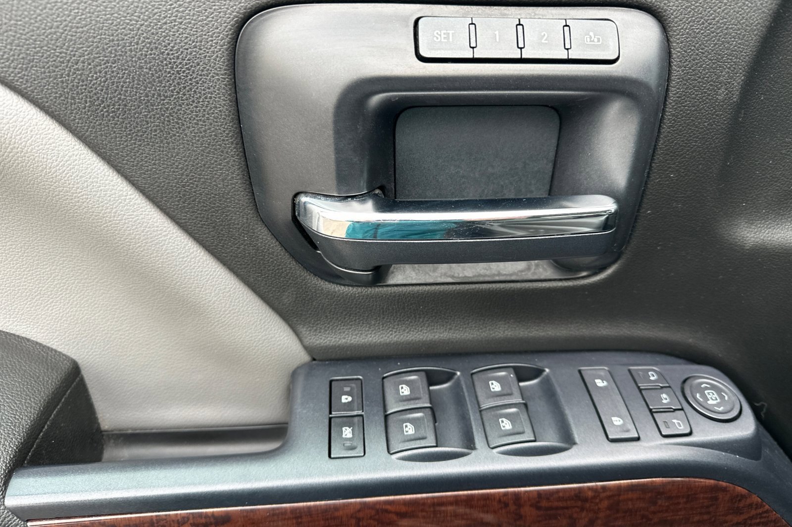 Used 2014 GMC Sierra 1500 SLT w/ SLT Crew Cab Value Package image 10