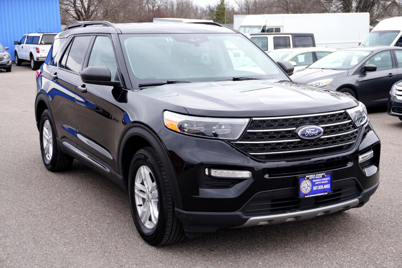Used 2023 Ford Explorer XLT w/ Equipment Group 202A image 7
