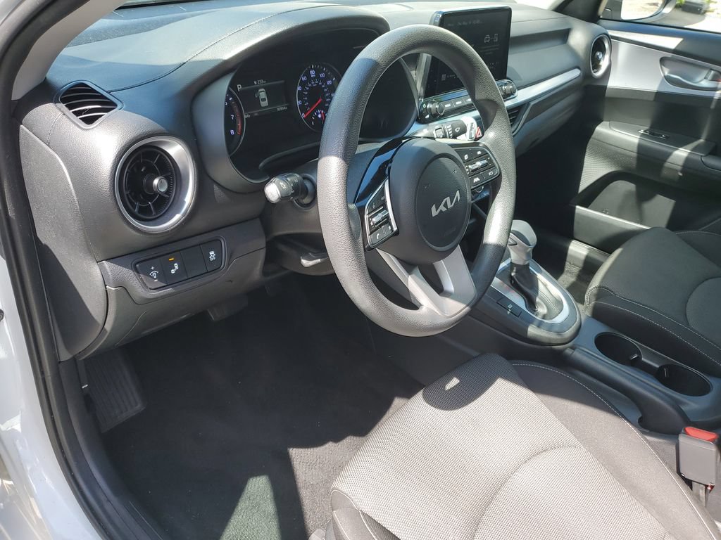 Certified 2022 Kia Forte LXS w/ LXS Technology Package FWD image 17