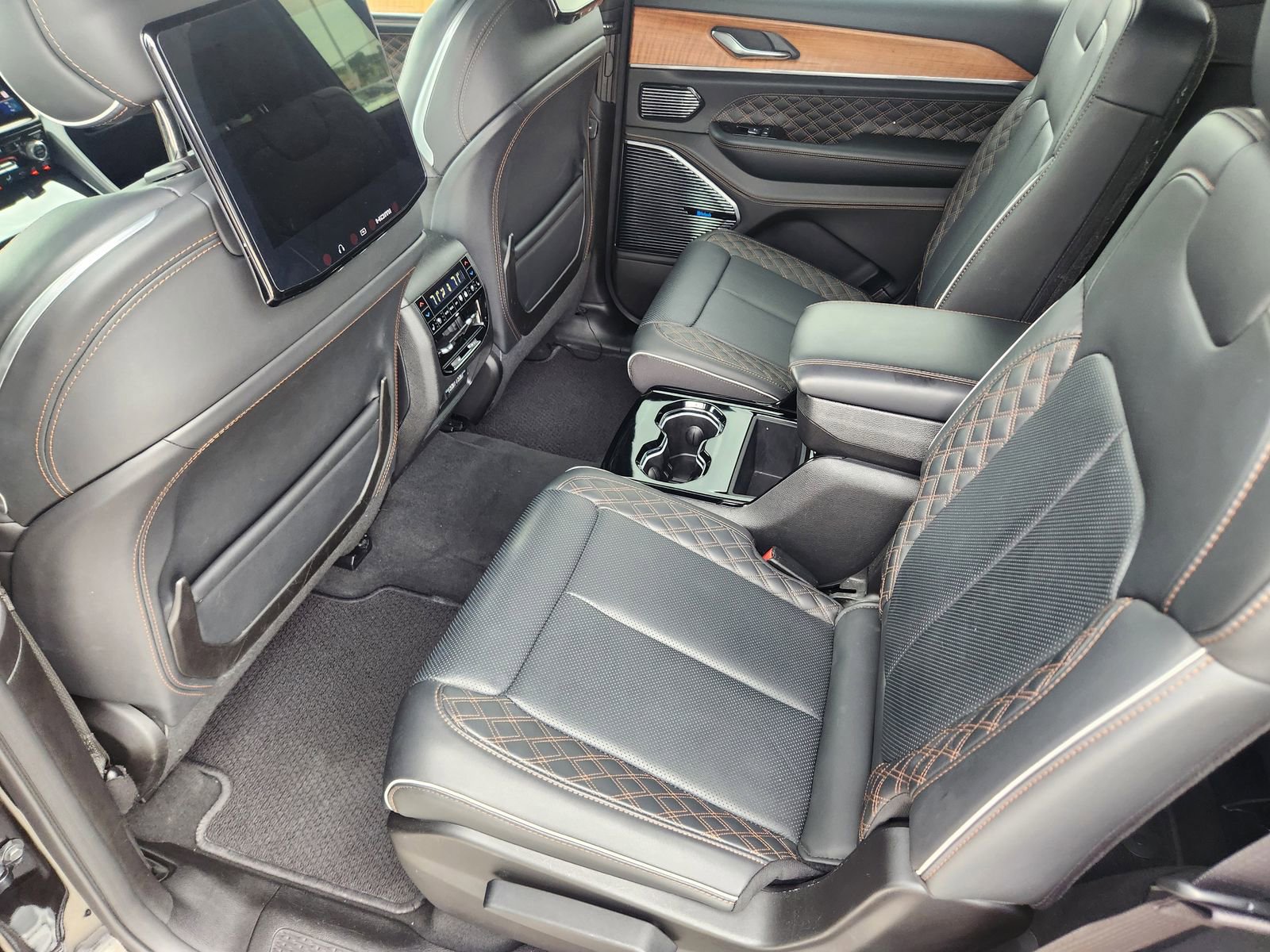 Used 2025 Jeep Grand Cherokee L Summit w/ Advanced Protech Group IV image 36