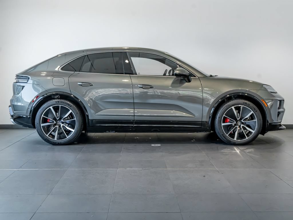 New 2026 Porsche Macan Turbo Electric AWD/4WD image 8