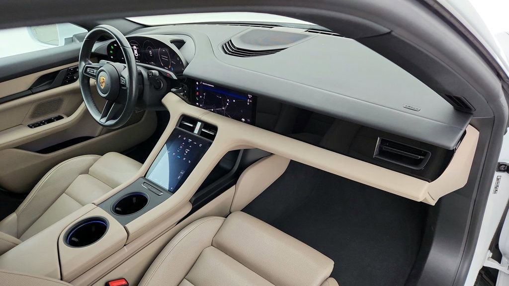 Used 2021 Porsche Taycan 4S image 25