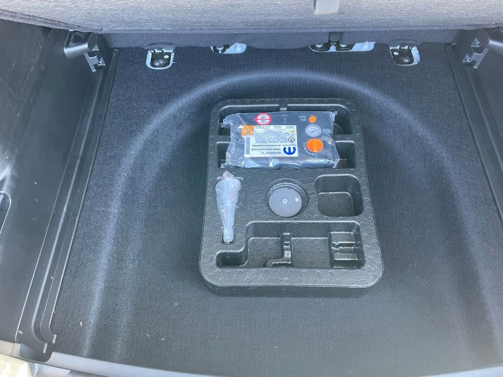 Used 2024 Jeep Compass Latitude image 31