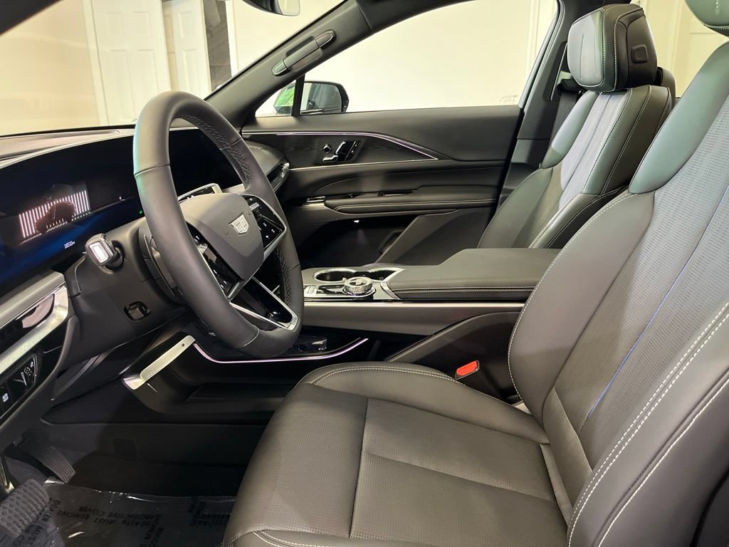 Used 2024 Cadillac Lyriq Luxury w/ LPO, Floor Liner Package AWD/4WD image 15