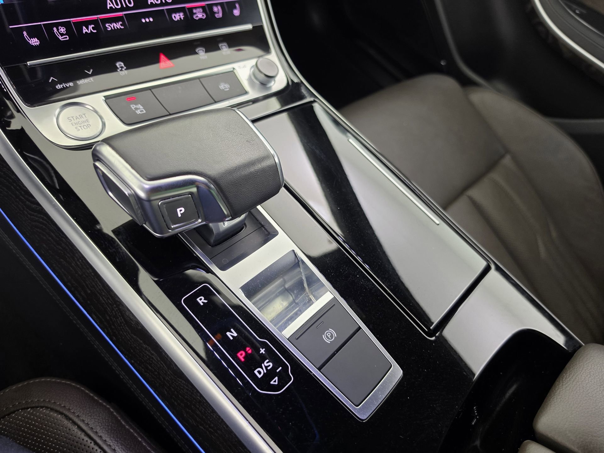 Used 2020 Audi A8 L 4.0T w/ Executive Package AWD/4WD image 33