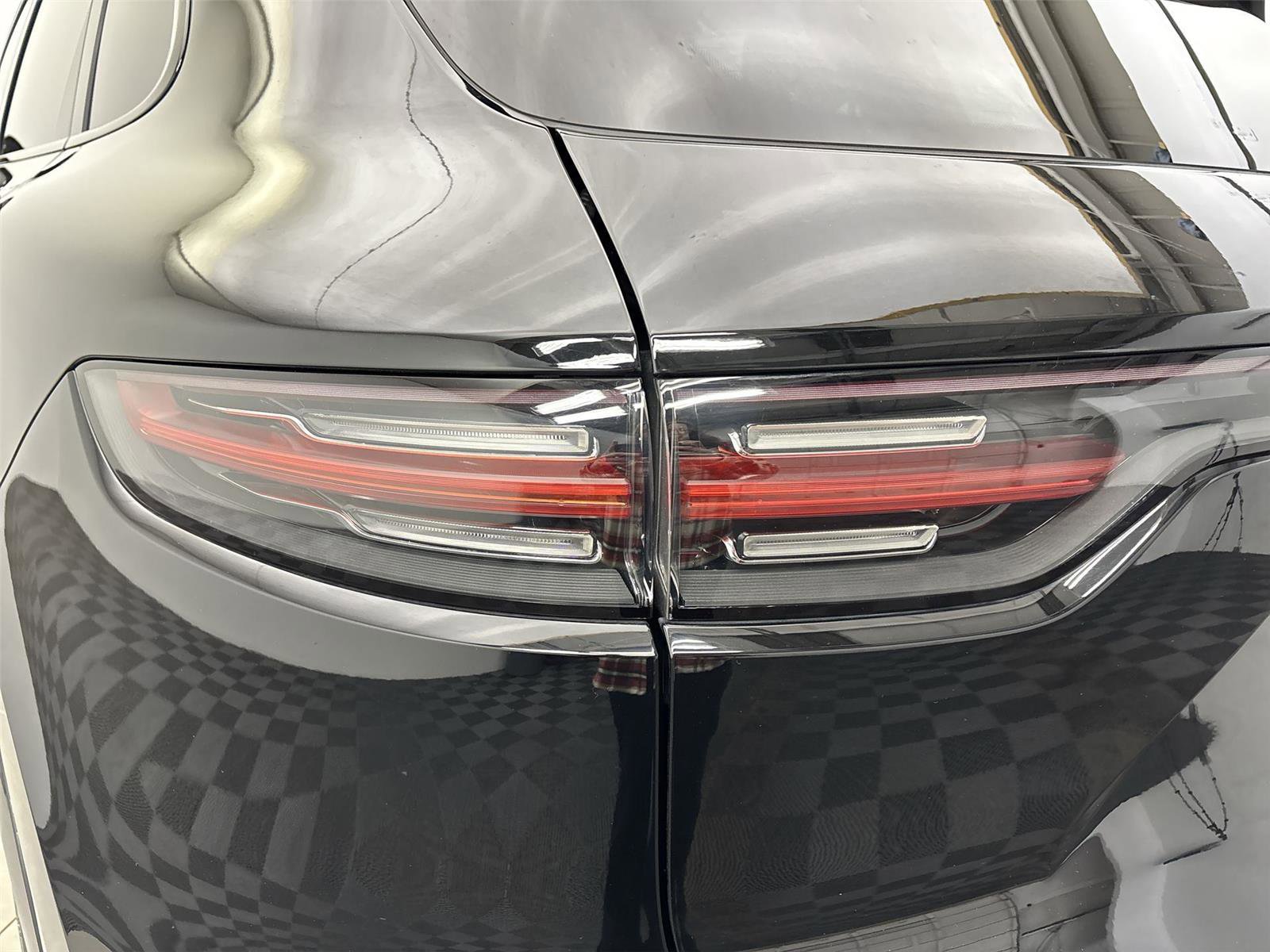 Used 2023 Porsche Cayenne image 19