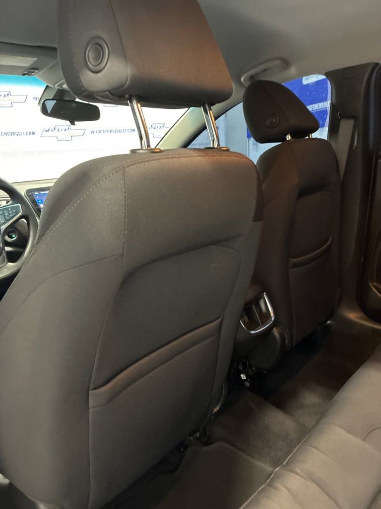 Used 2022 Chevrolet Malibu LT image 30