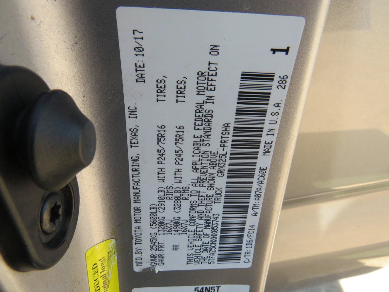 Used 2017 Toyota Tacoma SR5 w/ Tow Package RWD image 32