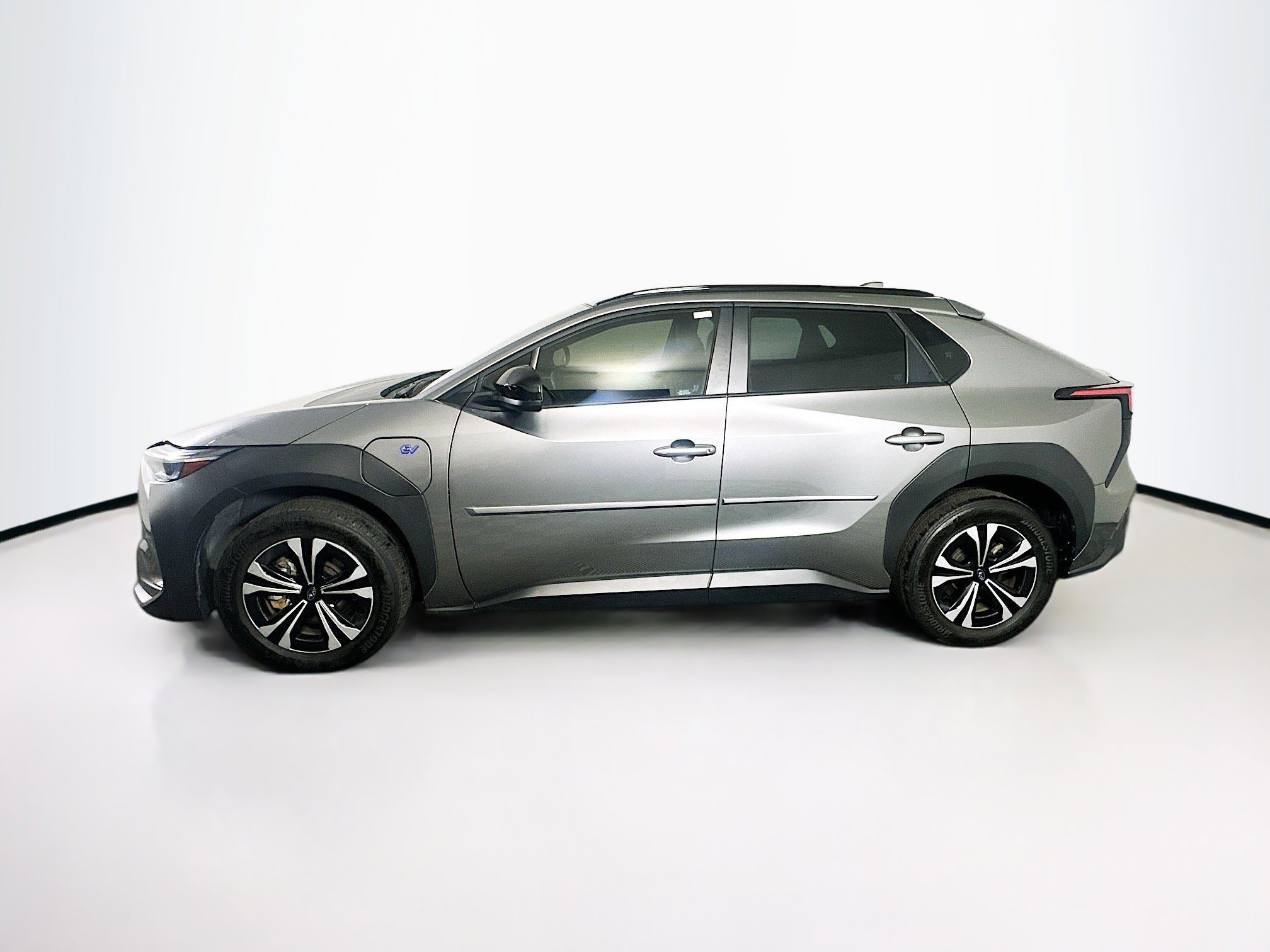 Used 2024 Subaru Solterra AWD/4WD image 4