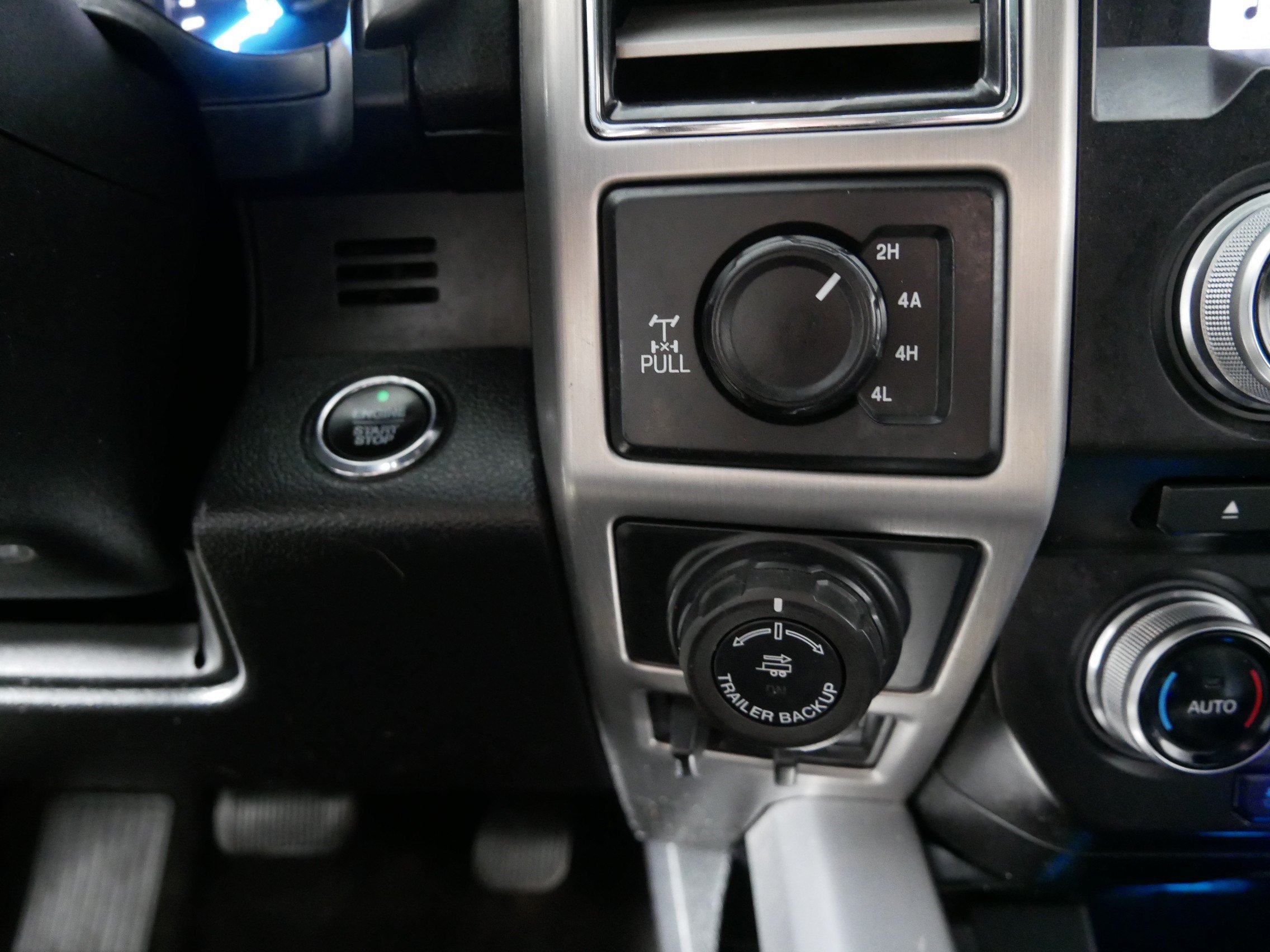 Used 2018 Ford F150 Platinum w/ Equipment Group 701A Luxury AWD/4WD image 29