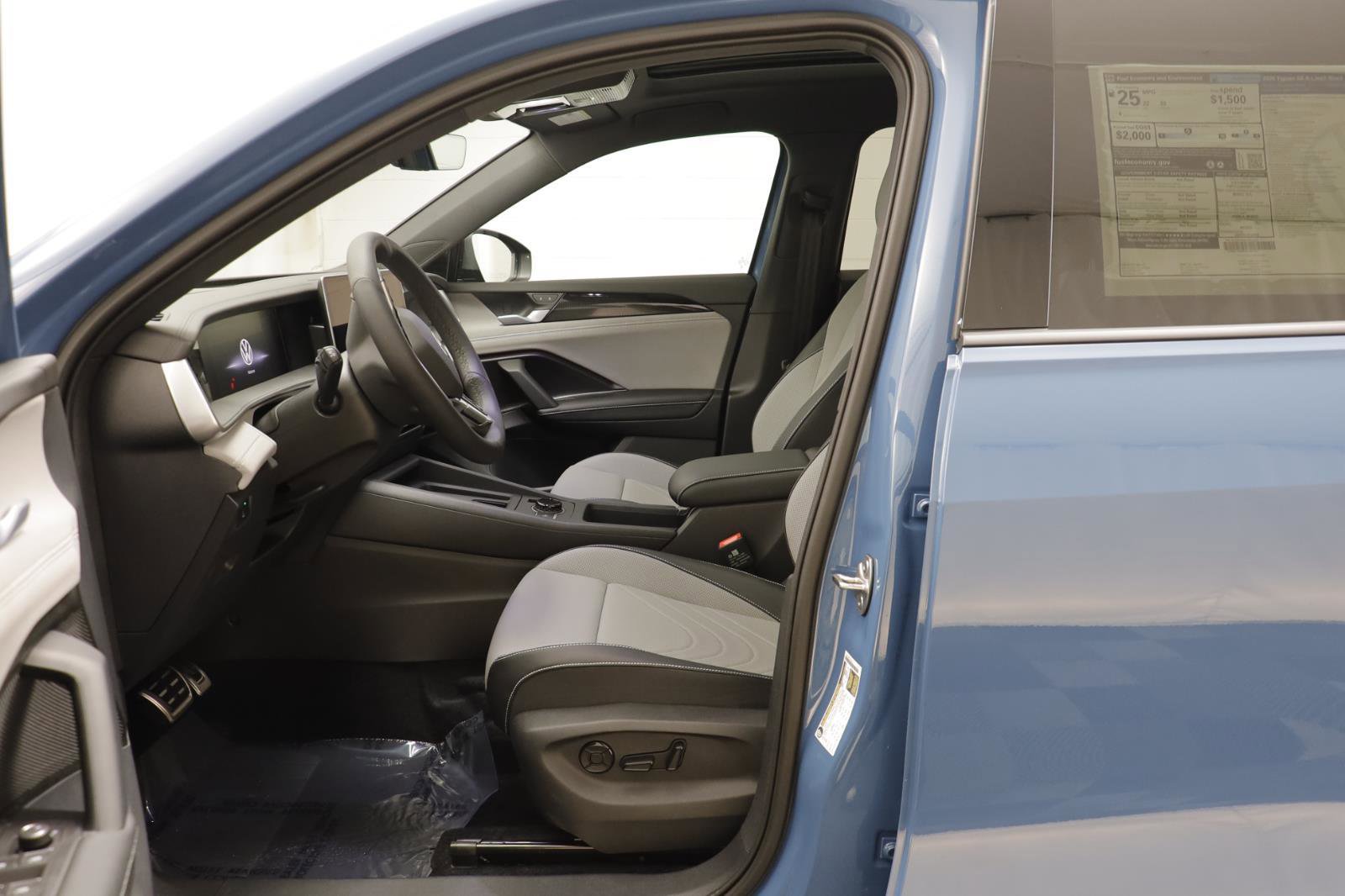 New 2026 Volkswagen Tiguan SE R-Line image 5