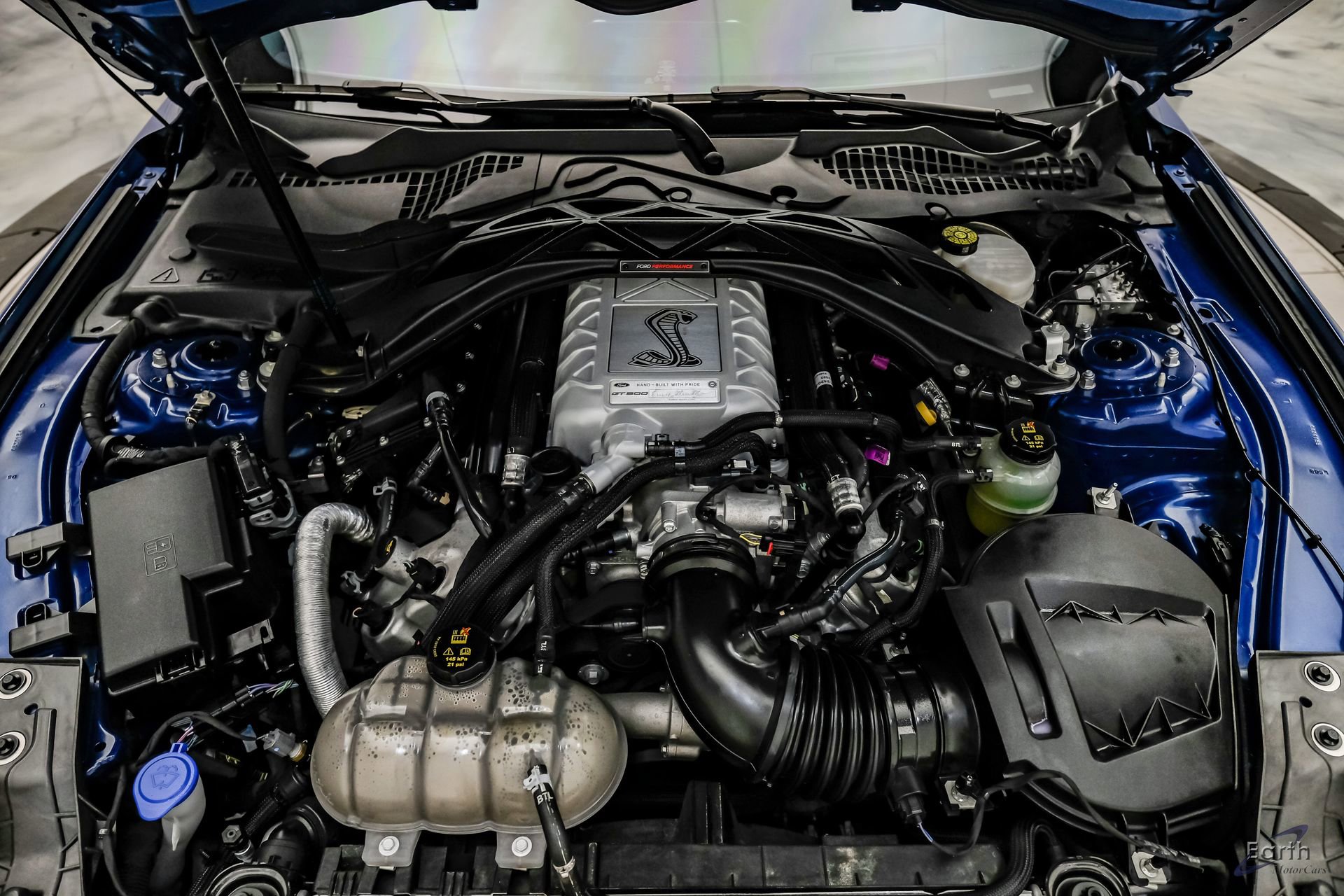 Used 2022 Ford Mustang Shelby GT500 w/ Technology Package RWD image 3