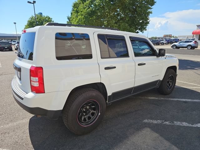 Used 2017 Jeep Patriot Sport AWD/4WD image 5