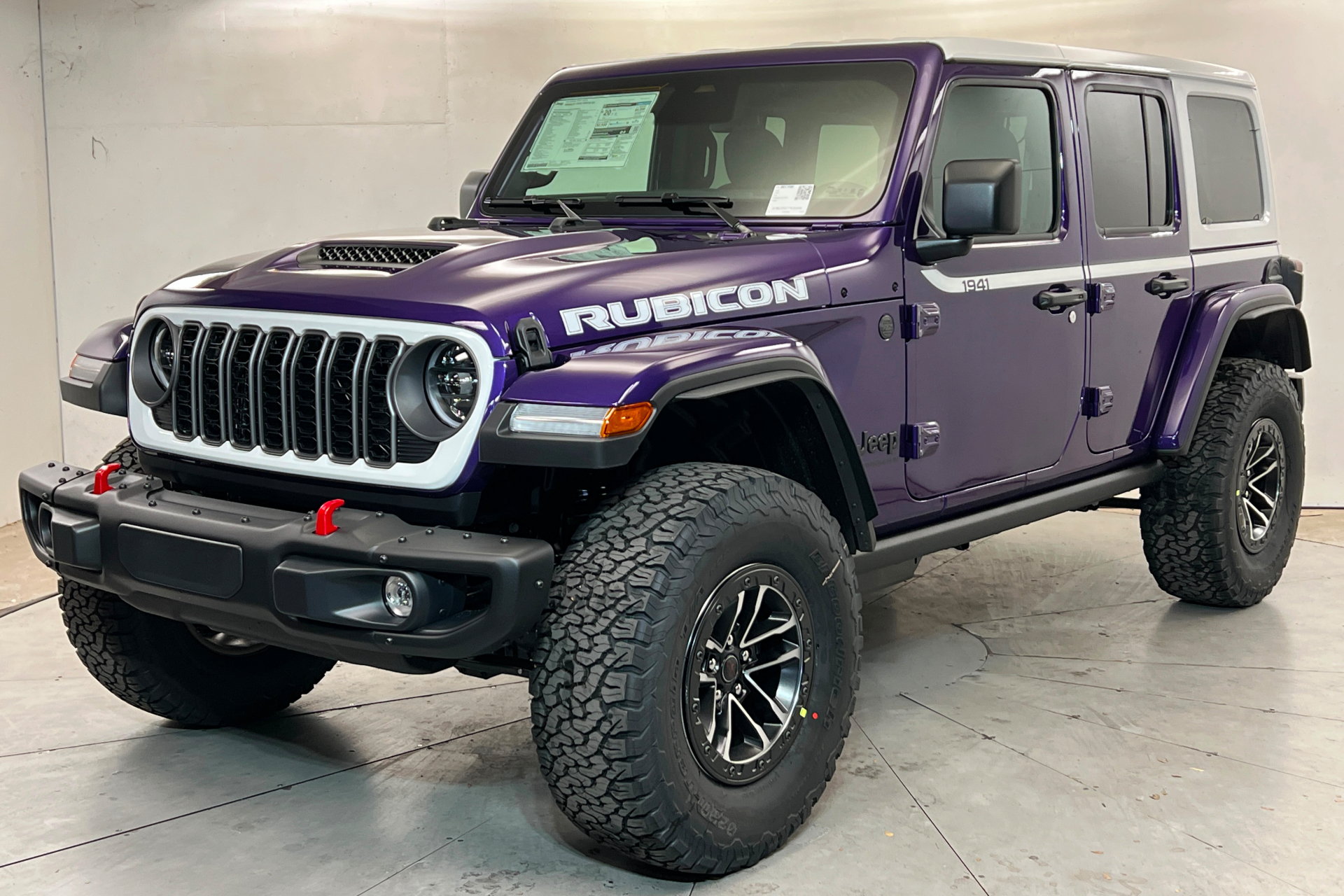 New 2026 Jeep Wrangler Unlimited Rubicon w/ Whitecap Package