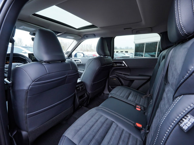 New 2026 Mitsubishi Outlander SE FWD image 38