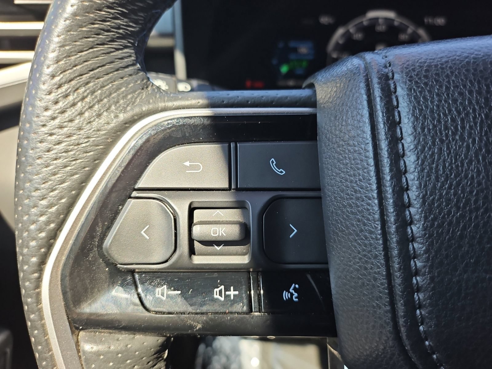 Used 2025 Toyota Tundra Platinum AWD/4WD image 30