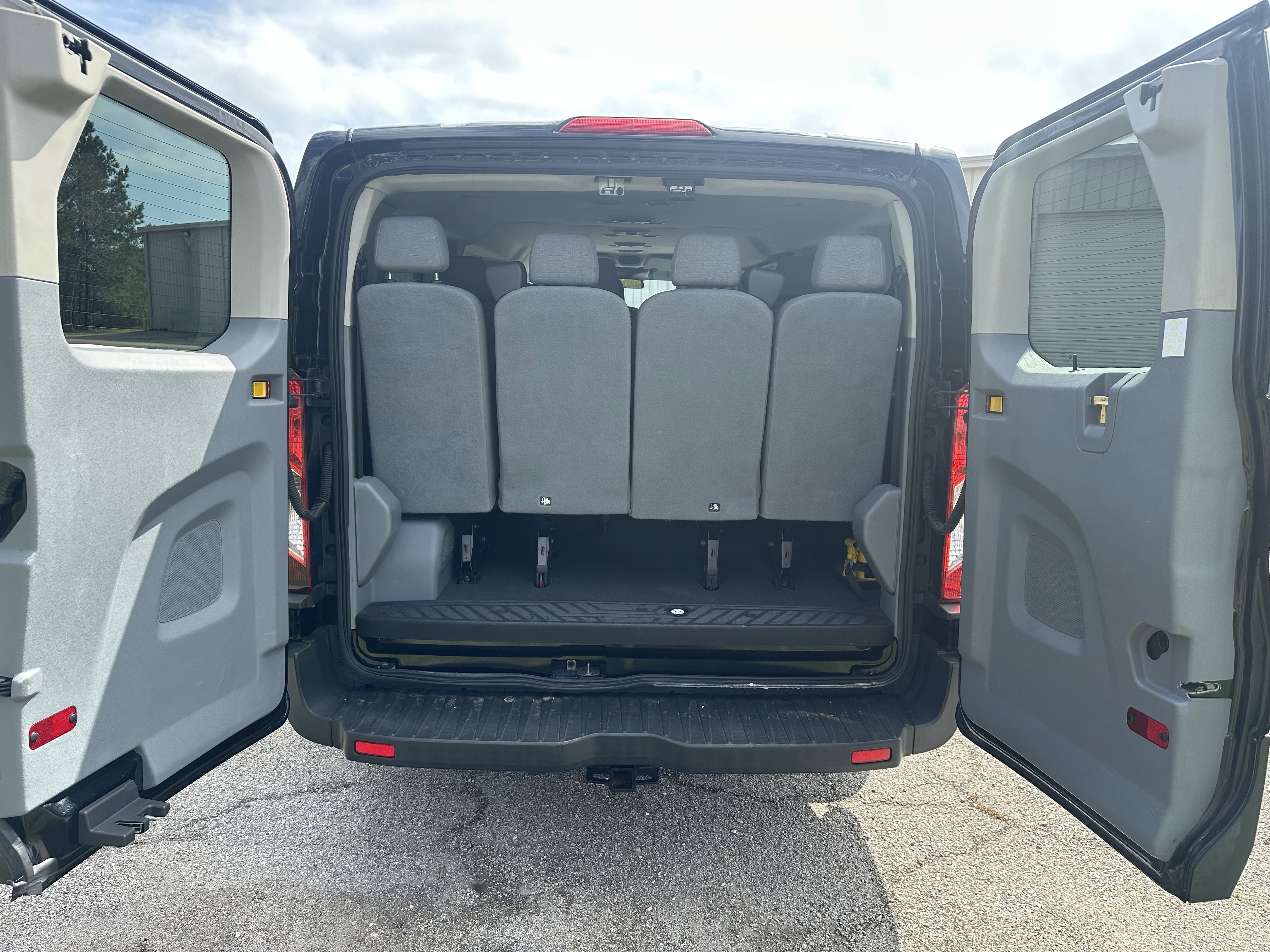 Used 2017 Ford Transit 350 XLT image 12