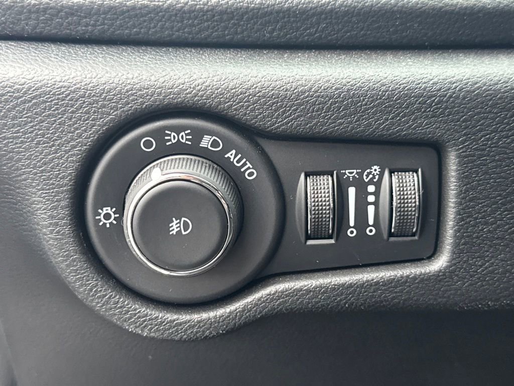 Used 2024 Chrysler Pacifica Limited w/ S Appearance Package image 34